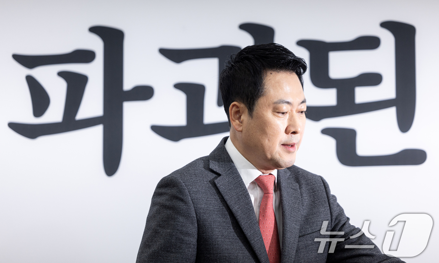 (서울=뉴스1) 이승배 기자 = 장동혁 국민의힘 대표가 23일 서울 여의도 국회에서 열린 최고위원회의에 참석하고 있다. 2026.3.23/뉴스1