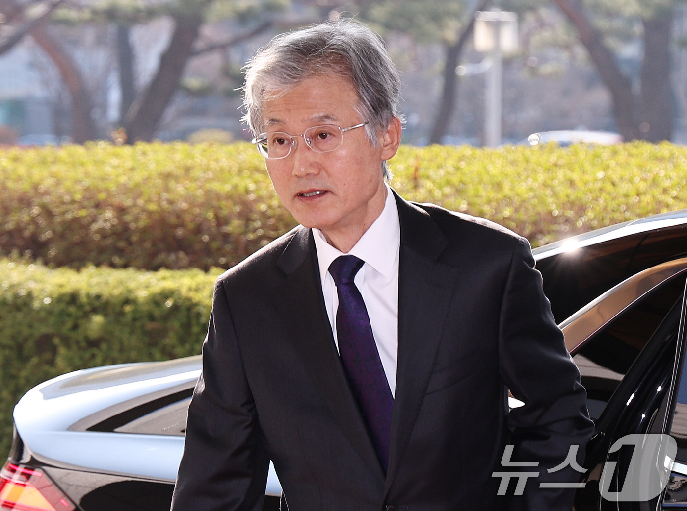 (서울=뉴스1) 구윤성 기자 = 조희대 대법원장이 23일 오전 서울 서초구 대법원으로 출근하고 있다.  2026.3.23/뉴스1