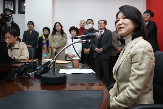 "컷오프 재검토해야"…이진숙, 국힘 공관위에 재심 요구서 제출