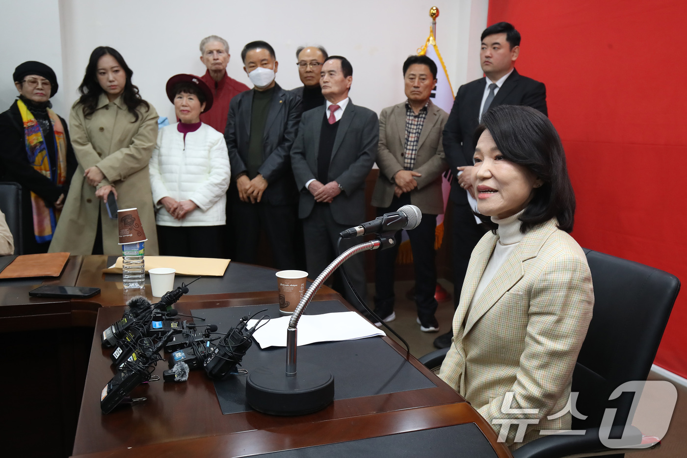 (대구=뉴스1) 공정식 기자 = 이진숙 전 방송통신위원장이 23일 오전 대구 수성구 국민의힘 대구시당에서 기자회견을 열고 전날 국민의힘 공천관리위원회가 발표한 6·3 지방선거 대구 …