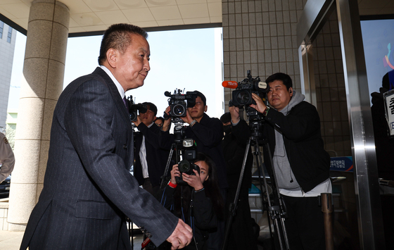 김영환 충북지사, '컷오프 효력정지' 가처분 심문 출석