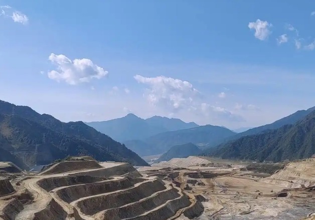 中쓰촨성서 세계 2위 규모 경희토류 광산 발견…매장량 966만톤