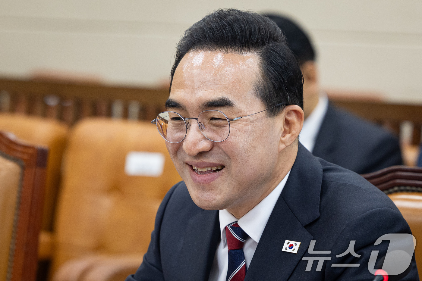 (서울=뉴스1) 유승관 기자 = 박홍근 기획예산처 장관 후보자가 23일 서울 여의도 국회에서 열린 인사청문회에 출석해 미소 짓고 있다. 2026.3.23/뉴스1