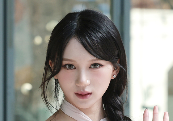 블링원 엘리, 빛나는 손 인사