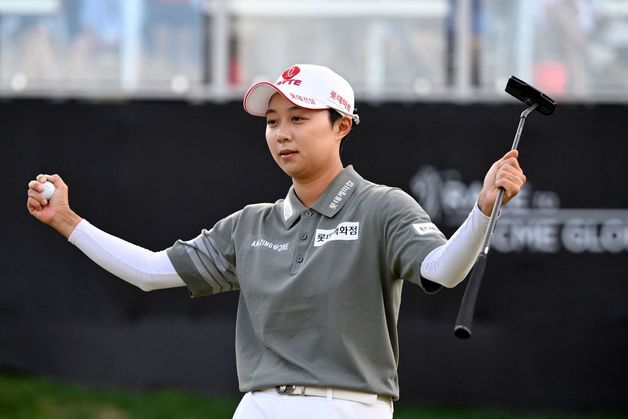 '11년만의 정상 탈환' 김효주 "코다 스윙 직접 보고 많이 배워"