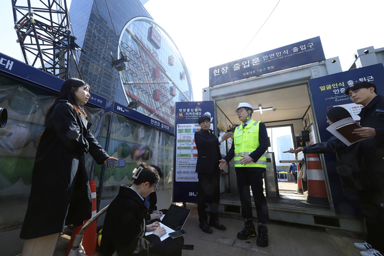 영동대로 복합개발 공사 현장 둘러본 정원오 예비후보