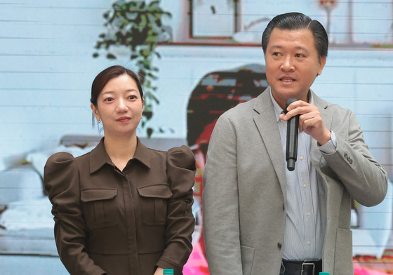 인사말 하는 최윤성 부사장과 LE THANH TUNG