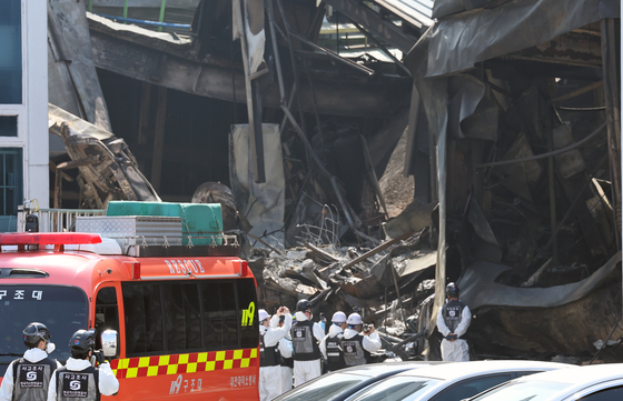 화재로 무너진 공장