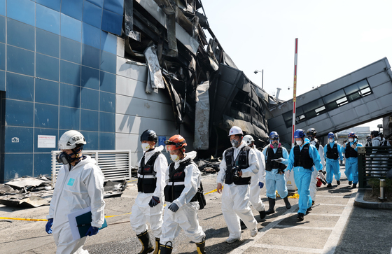 '74명 사상' 대전 공장 화재 희생자 14명 중 13명 신원 확인