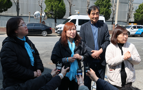 아리셀 대책위 안전공업 찾아 추모