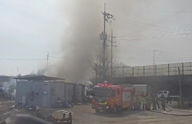 이천 부발읍 물류창고 불…1시간 만에 진화