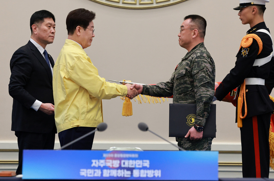 이재명 대통령, 해병대 제6여단 단체표창 수여