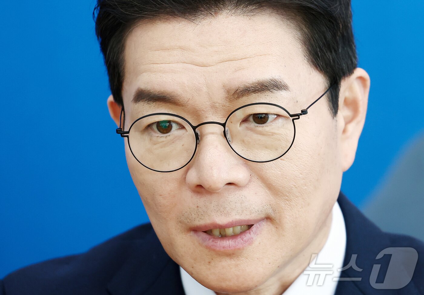 본문 이미지 - 정원오 더불어민주당 서울시장 예비후보가 23일 서울 중구에 마련된 선거사무실에서 뉴스1과 인터뷰를 하고 있다. 2026.3.23 ⓒ 뉴스1 김민지 기자