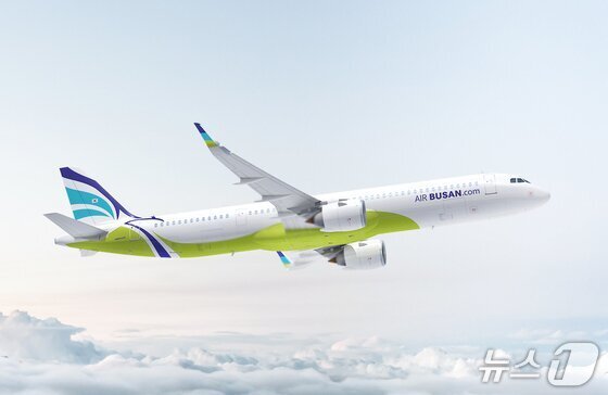 고유가 직격탄 맞은 LCC…운항 축소 이어 수화물 요금 인상