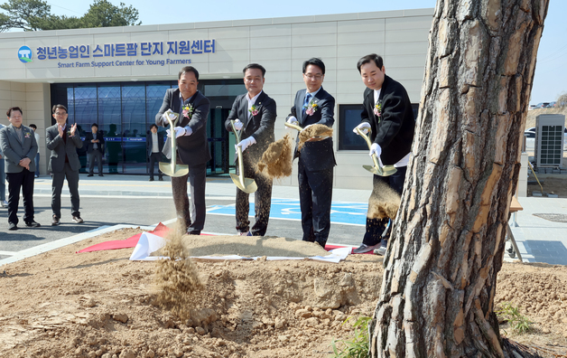 고창에 청년농 스마트팜 들어섰다…온실 2만㎡ 규모