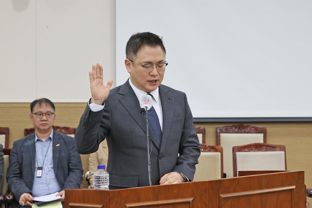 원주시의회 인사특위…김영성 원주의료기기진흥원장 후보자 '적격'