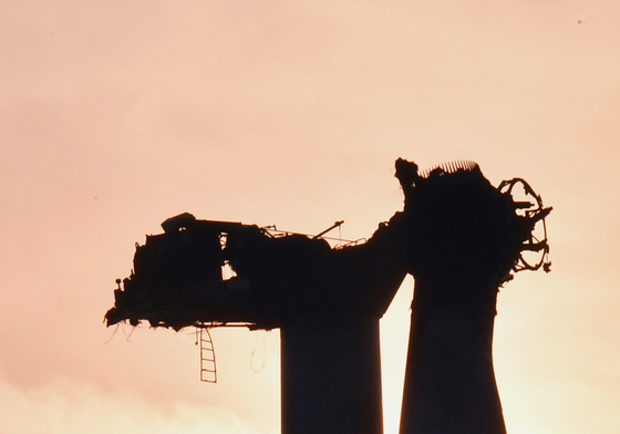 뺘대만 남은 영덕풍력발전기