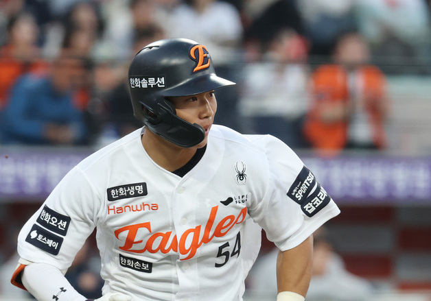 한화-키움, 개막전 신인 전격 선발 투입…오재원vs박한결