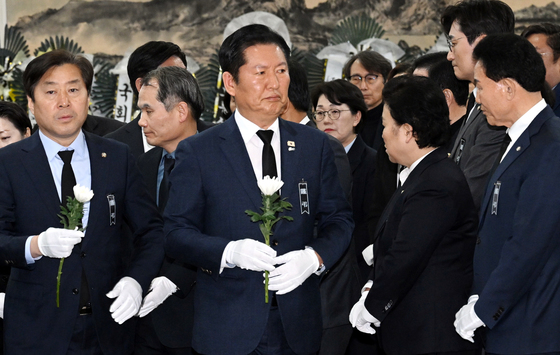 안전공업 한동분향소 찾은 민주당