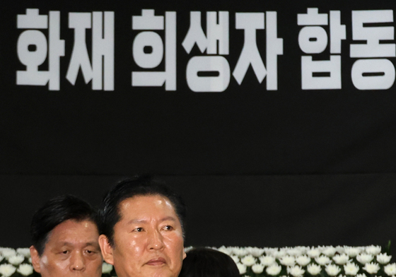 합동분향소 찾은 정청래