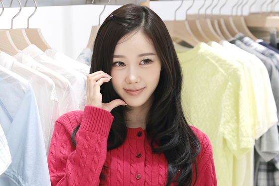 애스파 지젤, 광합성 필요없는 미모