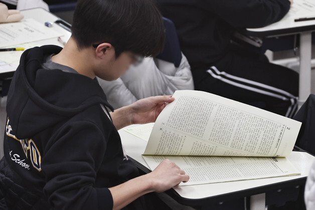 "과탐 응시 35% 급감, 통합수능 후 최저치"…3월 학평서 '과탐 기피' 심화