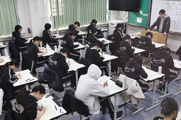 역대급 N수생 몰린 6월 모평…입시업계 "올해 수능 예측 더 어렵다"