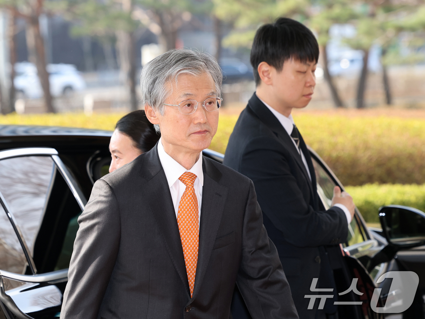 (서울=뉴스1) 황기선 기자 = 조희대 대법원장이 24일 오전 서울 서초구 대법원으로 출근하고 있다.  2026.3.24/뉴스1