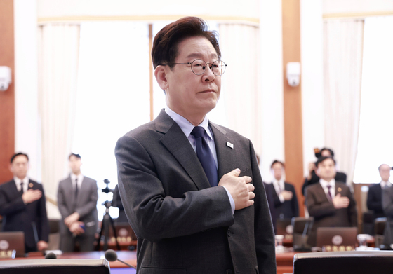 국민의례하는 이재명 대통령