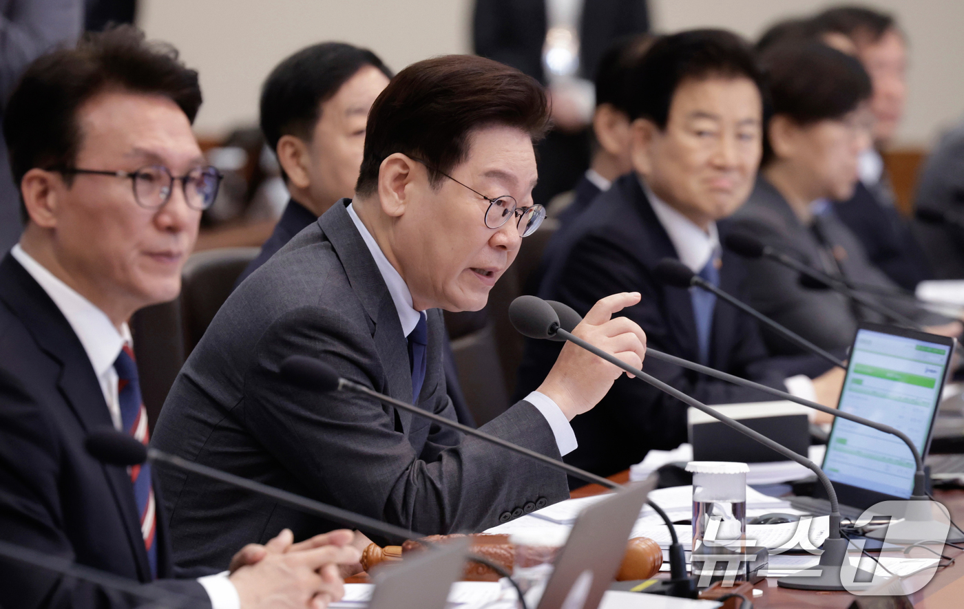 (서울=뉴스1) 허경 기자 = 이재명 대통령이 24일 청와대에서 열린 국무회의에서 발언하고 있다. (청와대통신사진기자단) 2026.3.24/뉴스1