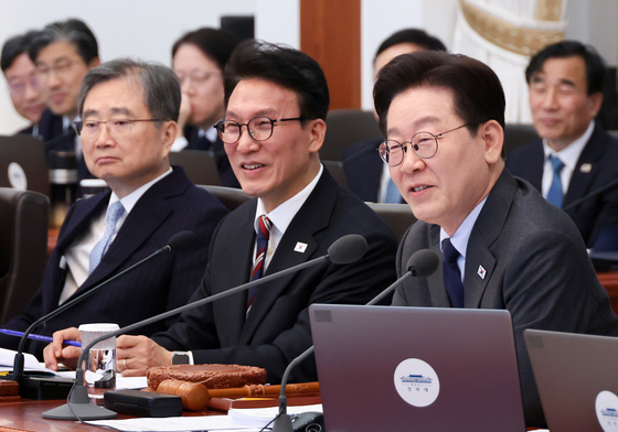 李대통령 "계곡정비 누락 여전…공직자·지자체 징계 넘어 형사처벌"