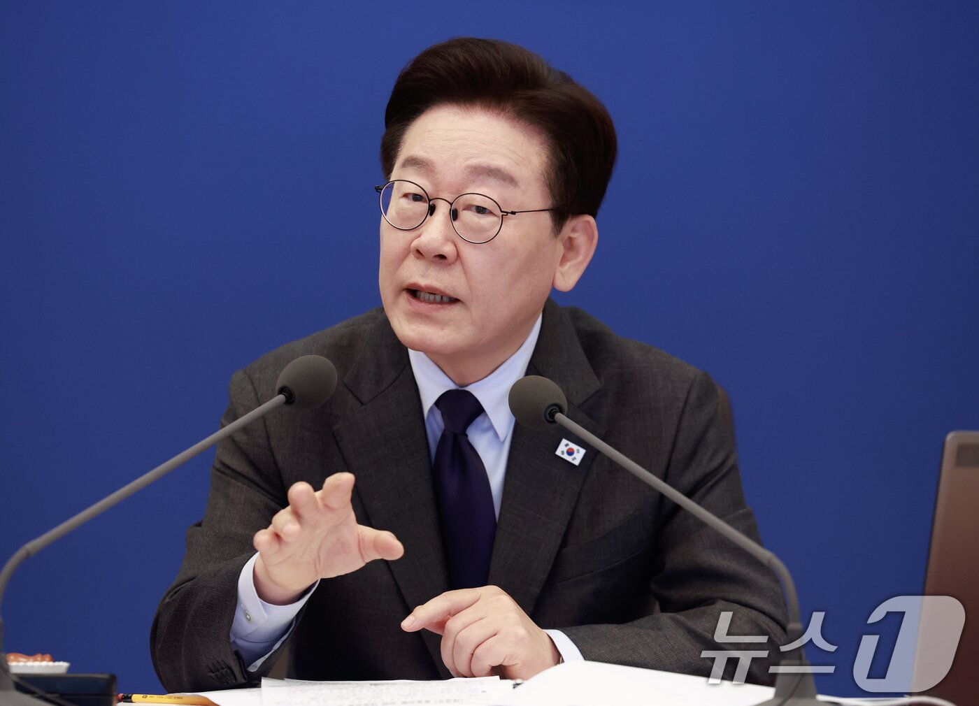 본문 이미지 - 이재명 대통령이 24일 청와대에서 열린 국무회의에서 발언하고 있다. (청와대통신사진기자단) 2026.3.24 ⓒ 뉴스1 허경 기자