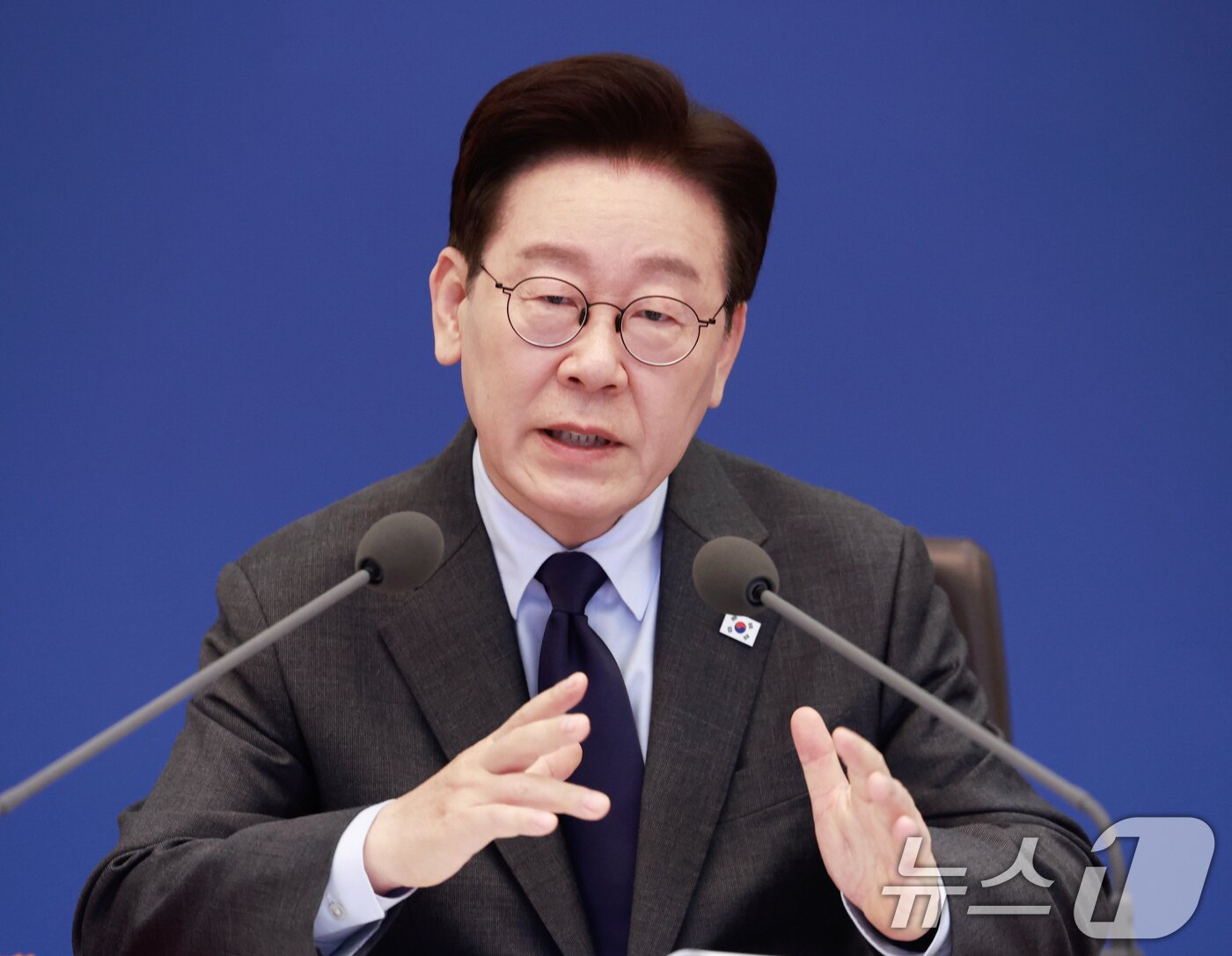 본문 이미지 - 이재명 대통령이 24일 청와대에서 열린 국무회의에서 발언하고 있다. (청와대통신사진기자단) 2026.3.24 ⓒ 뉴스1 허경 기자