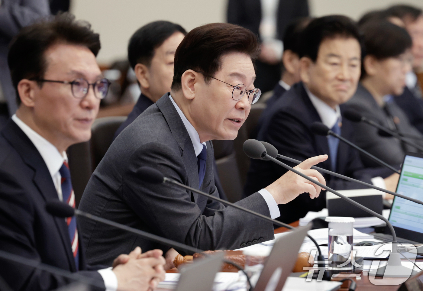 (서울=뉴스1) 허경 기자 = 이재명 대통령이 24일 청와대에서 열린 국무회의에서 발언하고 있다. (청와대통신사진기자단) 2026.3.24/뉴스1