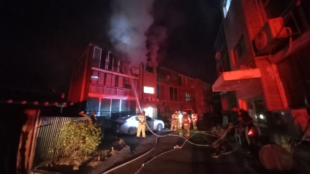 연천 연립주택 불로 60대 여성 숨져…부검 의뢰(종합)