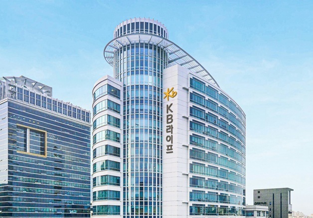 KB라이프, 소비자보호위원회 신설…소비자보호 전문가 이수진 사외이사 선임