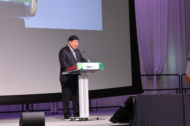 서정진 셀트리온 회장, 11년만 주총 복귀…비만치료제 방향성 공개(종합)