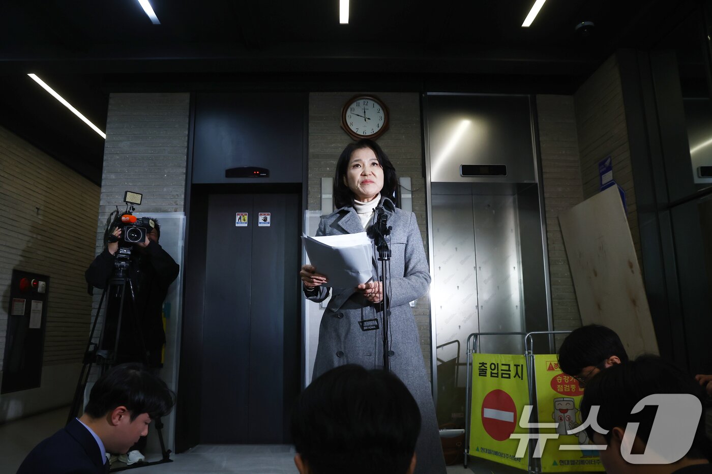 본문 이미지 - 이진숙 전 방송통신위원장이 24일 서울 여의도 국민의힘 중앙당사에서 대구시장 컷오프 관련 입장을 밝히고 있다. 2026.3.24 ⓒ 뉴스1 김민지 기자