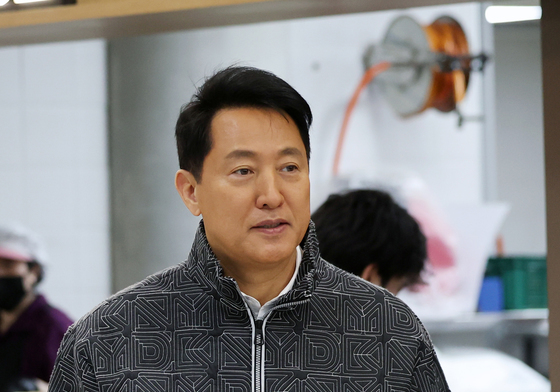 학생식당 찾은 오세훈 서울시장