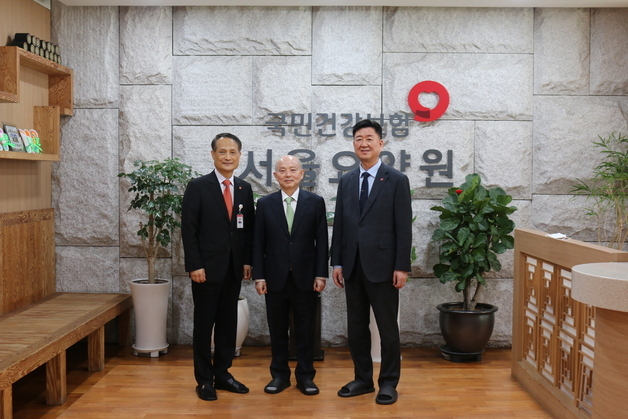 안창호 인권위원장, 서울요양원 방문…"돌봄 현장에 인권 정착"