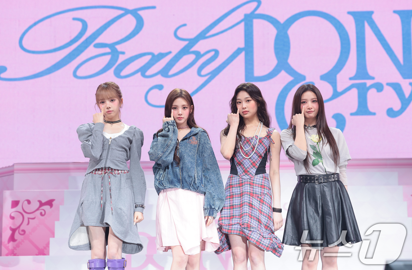 (서울=뉴스1) 권현진 기자 = 그룹 베이비돈크라이(Baby DONT cry) 미아(왼쪽부터)와 이현 베니, 쿠미가 24일 오후 서울 용산구 블루스퀘어 우리WON뱅킹홀에서 가진 미 …