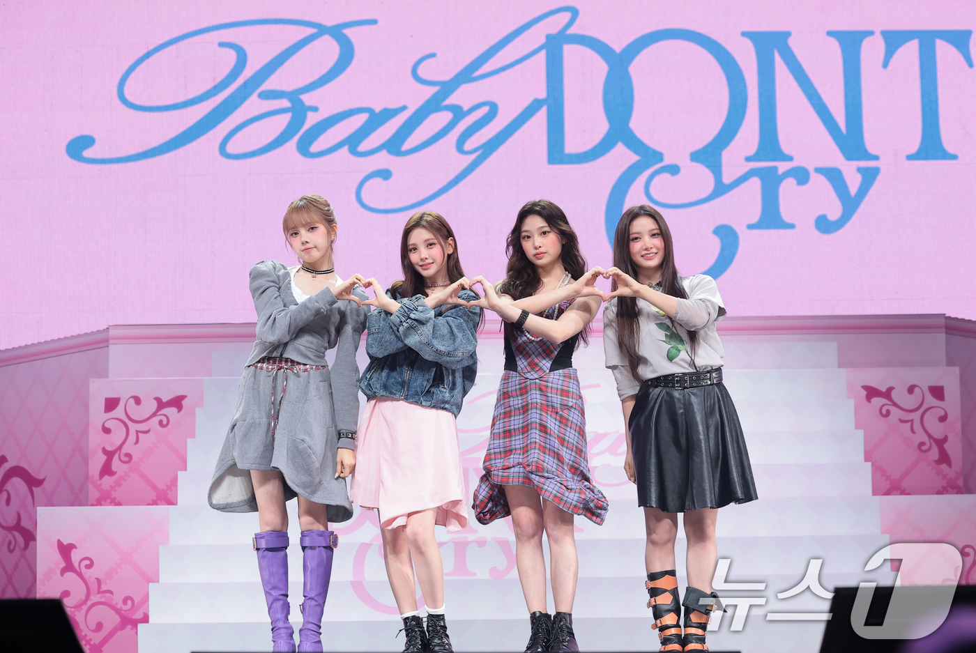 (서울=뉴스1) 권현진 기자 = 그룹 베이비돈크라이(Baby DONT cry) 미아(왼쪽부터)와 이현 베니, 쿠미가 24일 오후 서울 용산구 블루스퀘어 우리WON뱅킹홀에서 가진 미 …