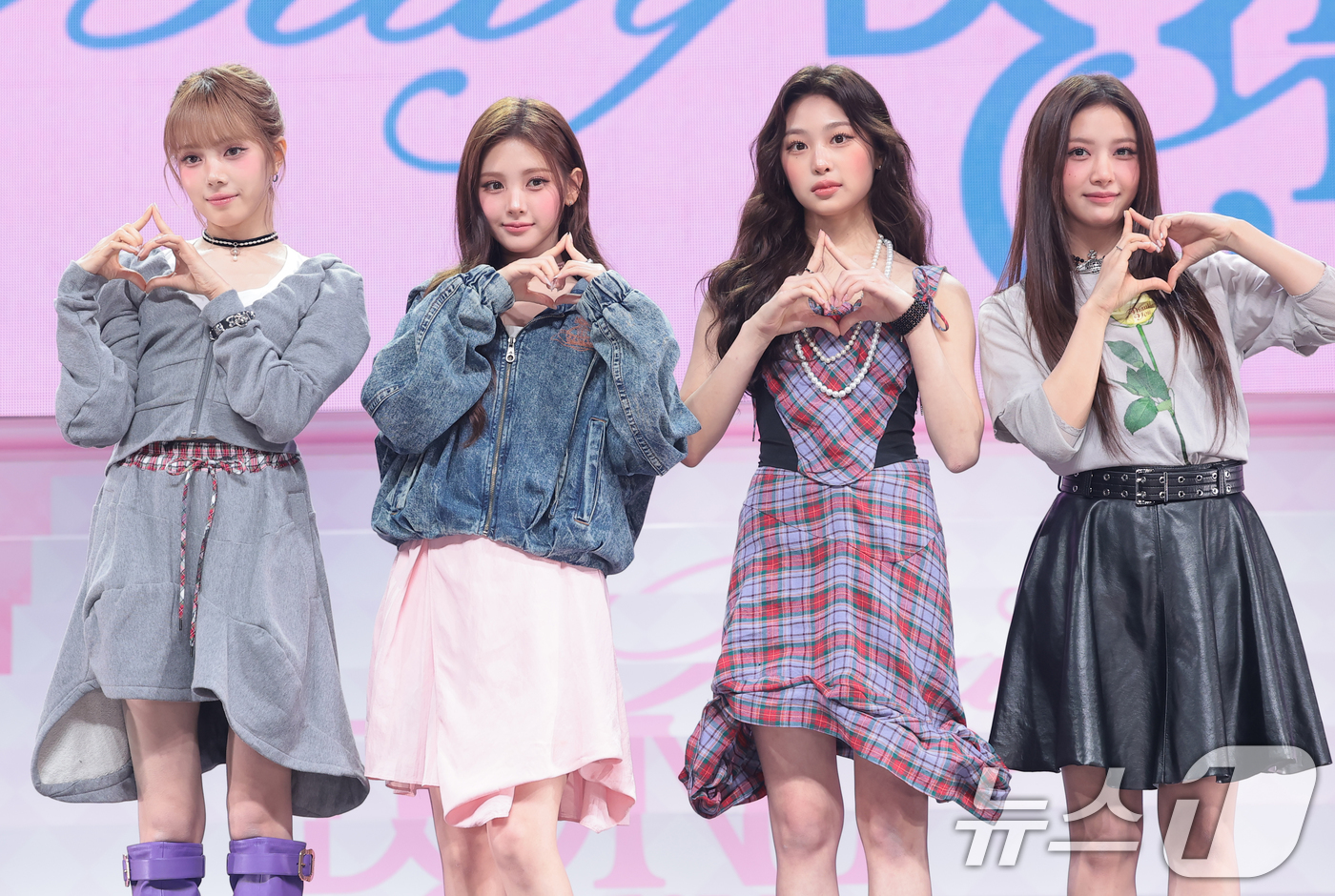 (서울=뉴스1) 권현진 기자 = 그룹 베이비돈크라이(Baby DONT cry) 미아(왼쪽부터)와 이현 베니, 쿠미가 24일 오후 서울 용산구 블루스퀘어 우리WON뱅킹홀에서 가진 미 …