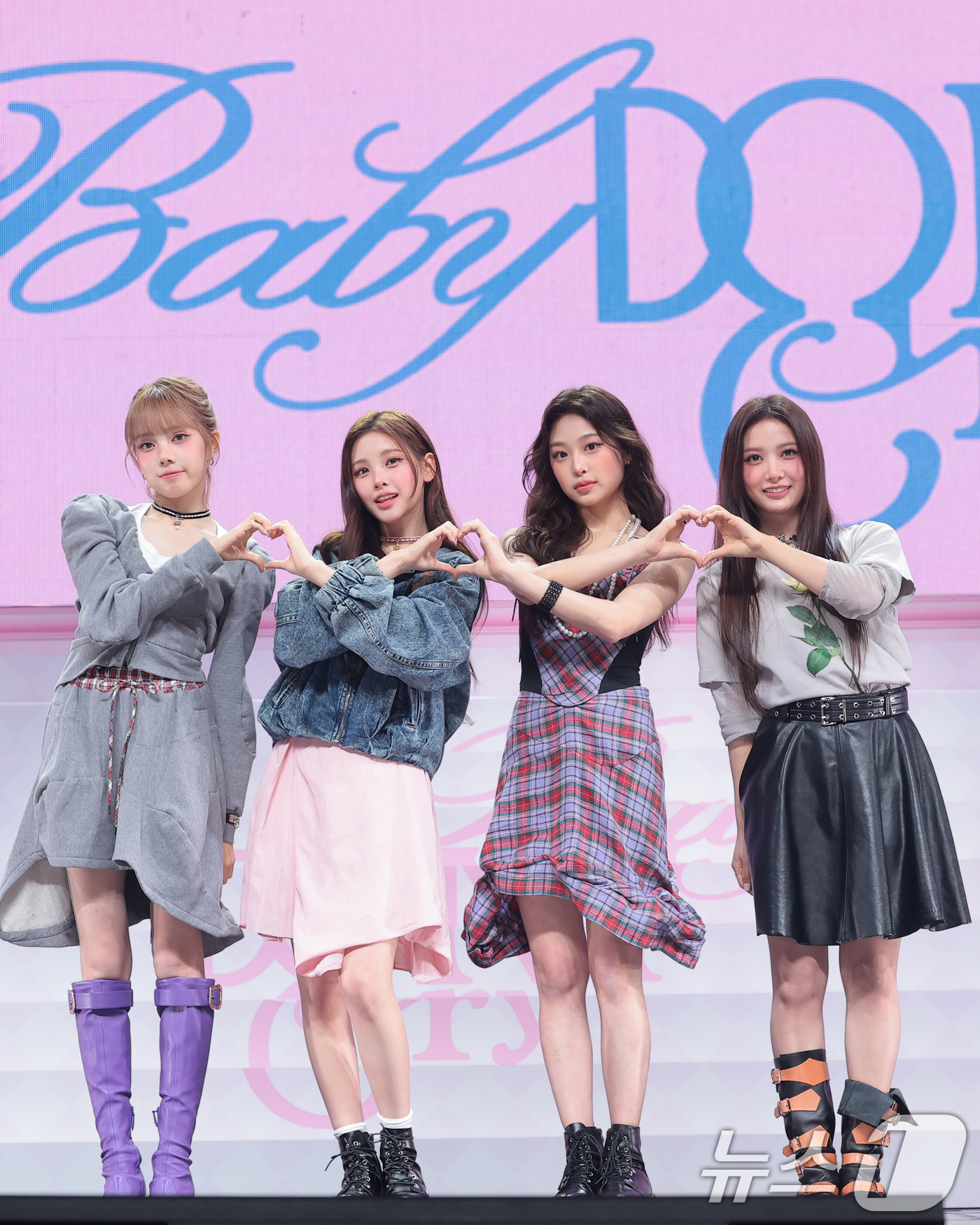 (서울=뉴스1) 권현진 기자 = 그룹 베이비돈크라이(Baby DONT cry) 미아(왼쪽부터)와 이현 베니, 쿠미가 24일 오후 서울 용산구 블루스퀘어 우리WON뱅킹홀에서 가진 미 …