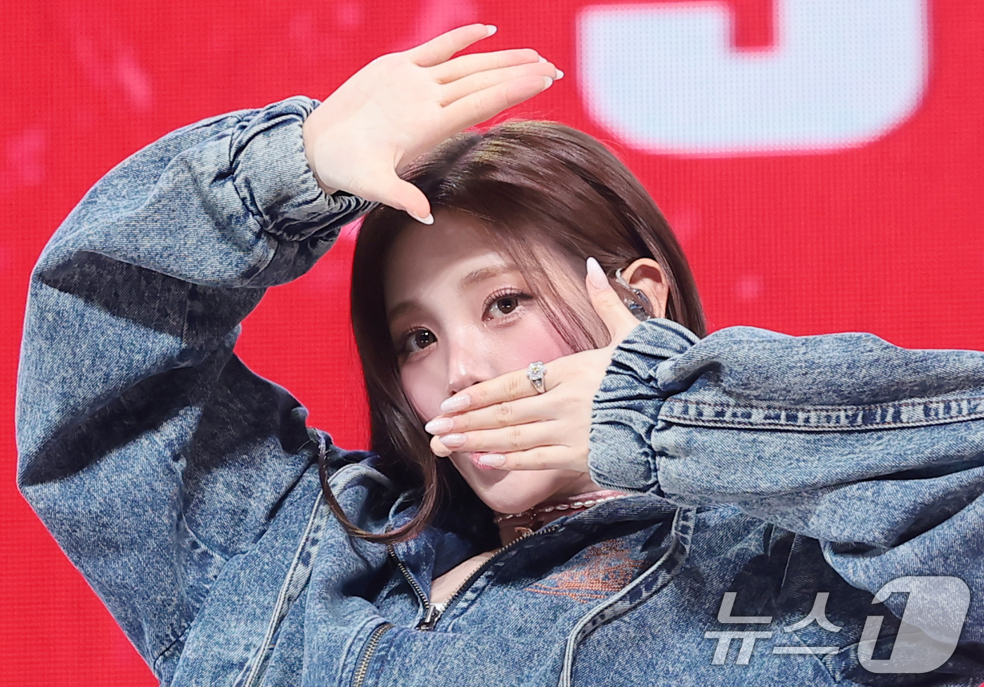 (서울=뉴스1) 권현진 기자 = 그룹 베이비돈크라이(Baby DONT cry) 이현이 24일 오후 서울 용산구 블루스퀘어 우리WON뱅킹홀에서 가진 미니 1집 ‘애프터 크라이(AFT …