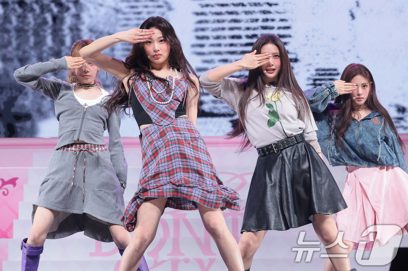 (서울=뉴스1) 권현진 기자 = 그룹 베이비돈크라이(Baby DONT cry) 미아(왼쪽부터)와 베니, 쿠미, 이현이 24일 오후 서울 용산구 블루스퀘어 우리WON뱅킹홀에서 가진 …