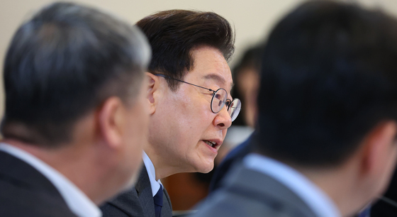 李대통령, '조폭 연루설' 재차 비판…"국민주권 탈취하는 선거방해"