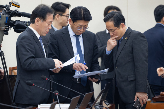 재경위 여야 간사 '대화'