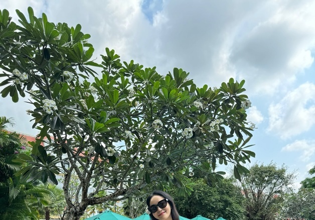 47세 박지윤, 시스루 원피스로 뽐낸 볼륨 몸매…늘씬 각선미까지 [N샷]