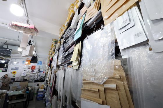 "이대로면 판매·배달 대란"…포장재·용기 中企, '나프타 쇼크' 비상